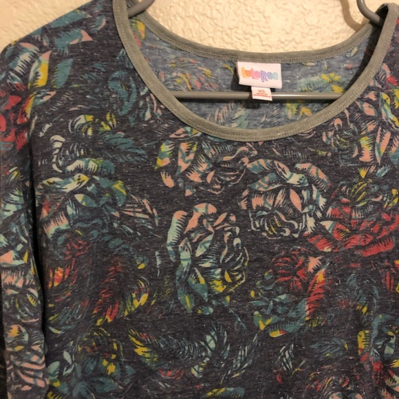 LuLaRoe Irma XS - Picture 2 of 3